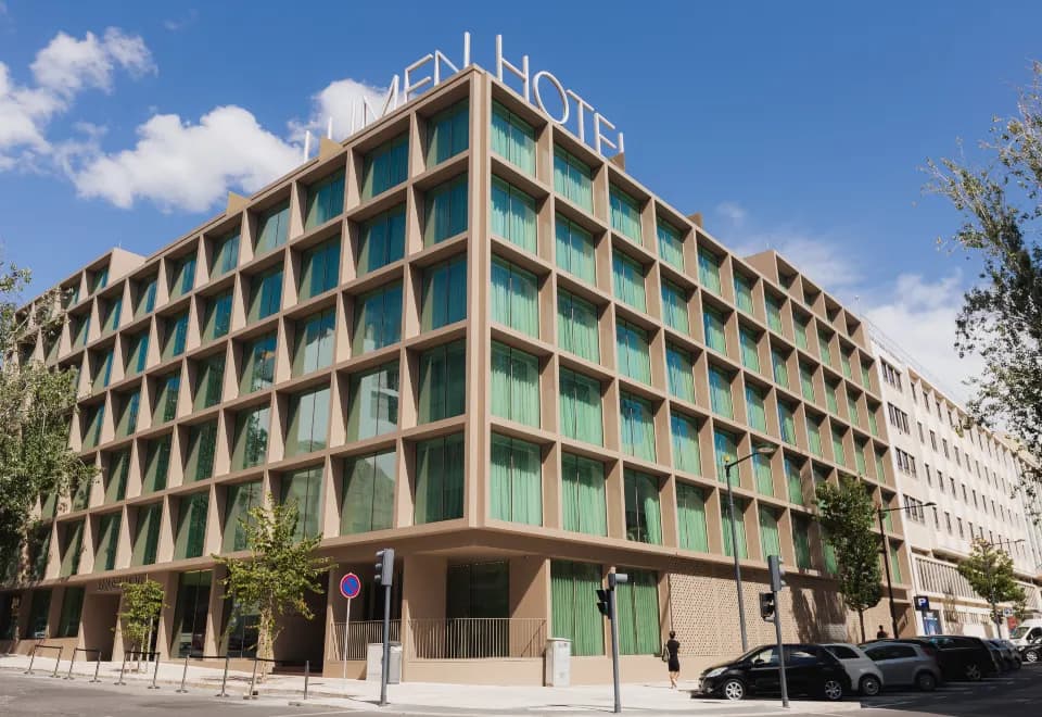 Lumen Hotel & The Lisbon Light Show, Lissabon